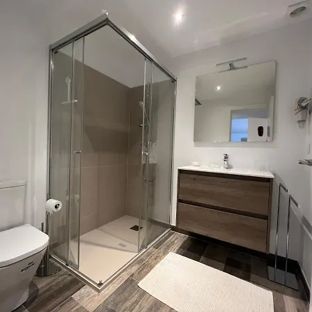 T3 Avec Piscine Et Parking Dans Maison Basque - Fr-1-239-927 *