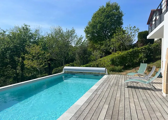 Apartment T3 Avec Piscine Et Parking Dans Maison Basque - Fr-1-239-927 *